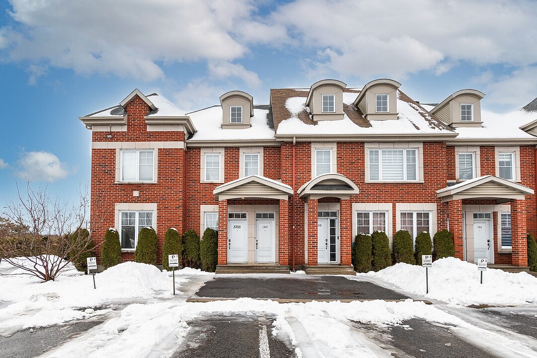 3705 Boul. de la Pinière, Terrebonne, Québec