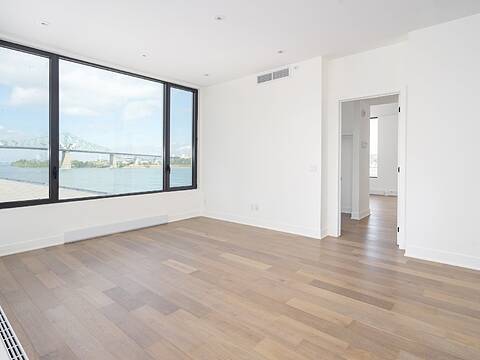 1010 Rue de la Commune E., Apt. 307, Ville-Marie