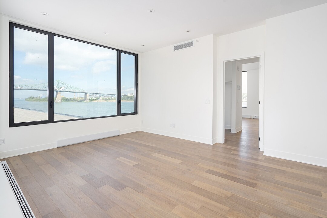 1010 Rue de la Commune E., Apt. 307, Ville-Marie, Québec