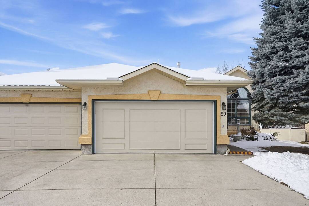59 Sunlake Close SE, Calgary, Alberta