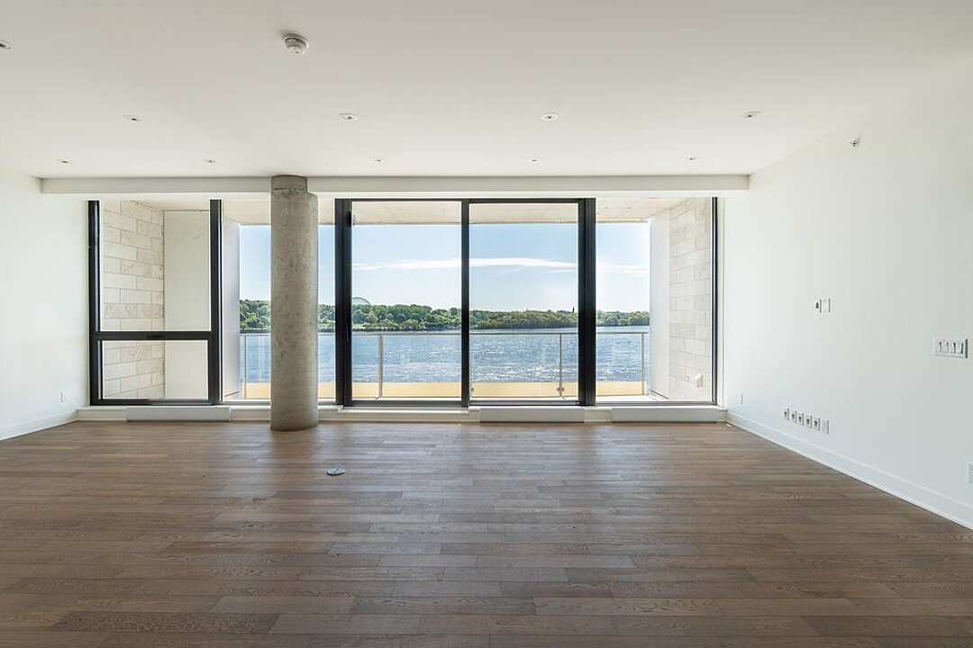 1010 Rue de la Commune E., Apt. 502, Ville-Marie, Québec