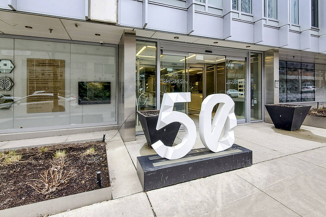50 Mccaul St #713, Toronto, Ontario