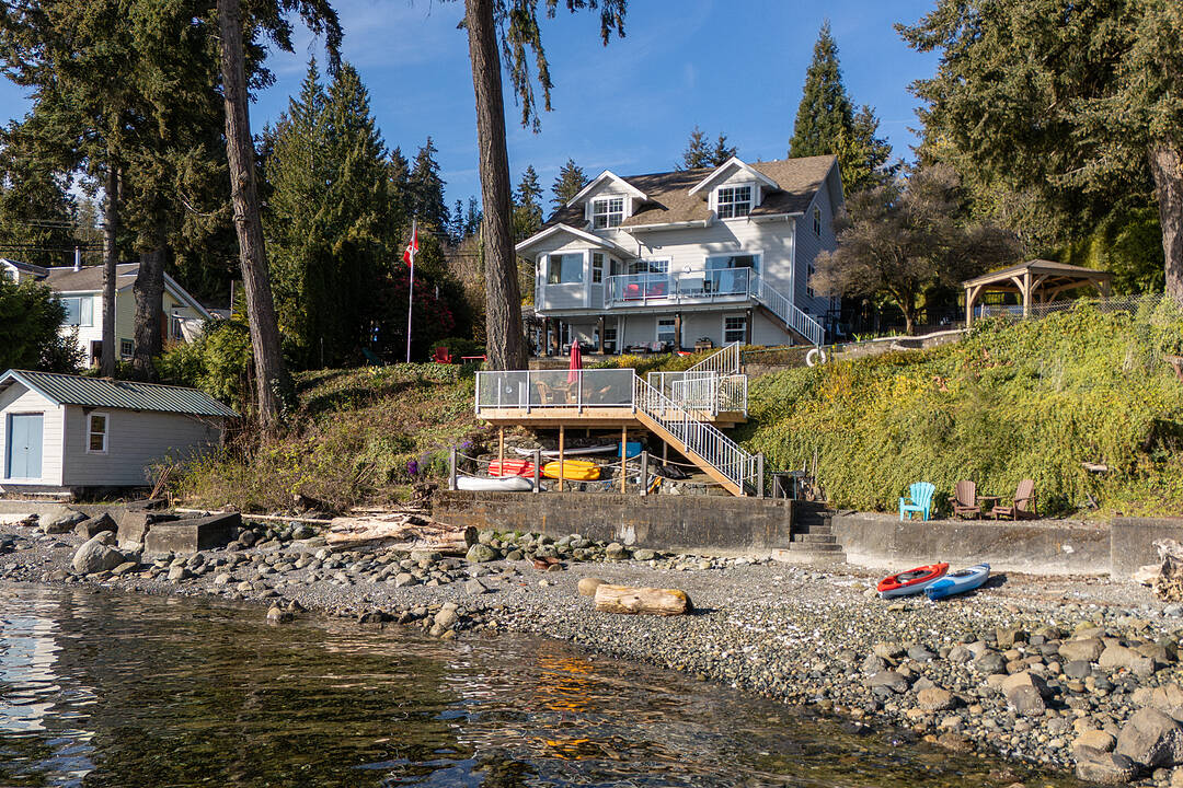 319 Chemainus Road, Ladysmith, British Columbia