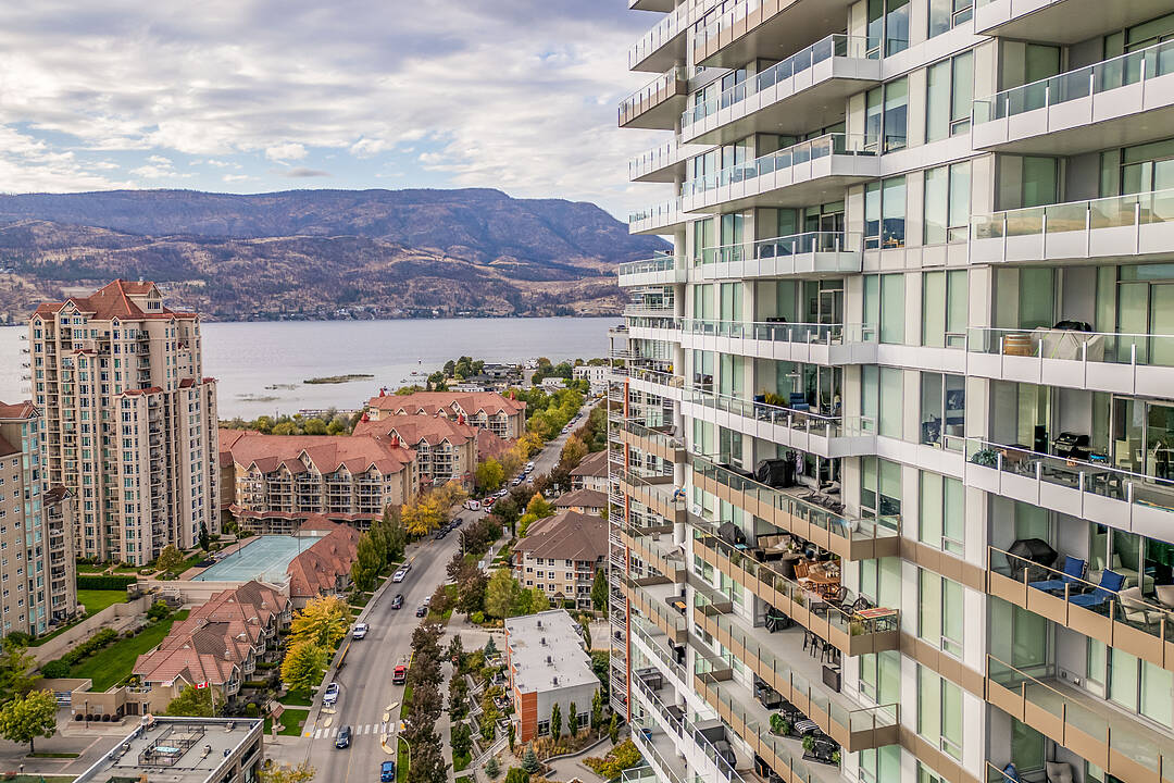 2004-1181 Sunset Drive, Kelowna, British Columbia