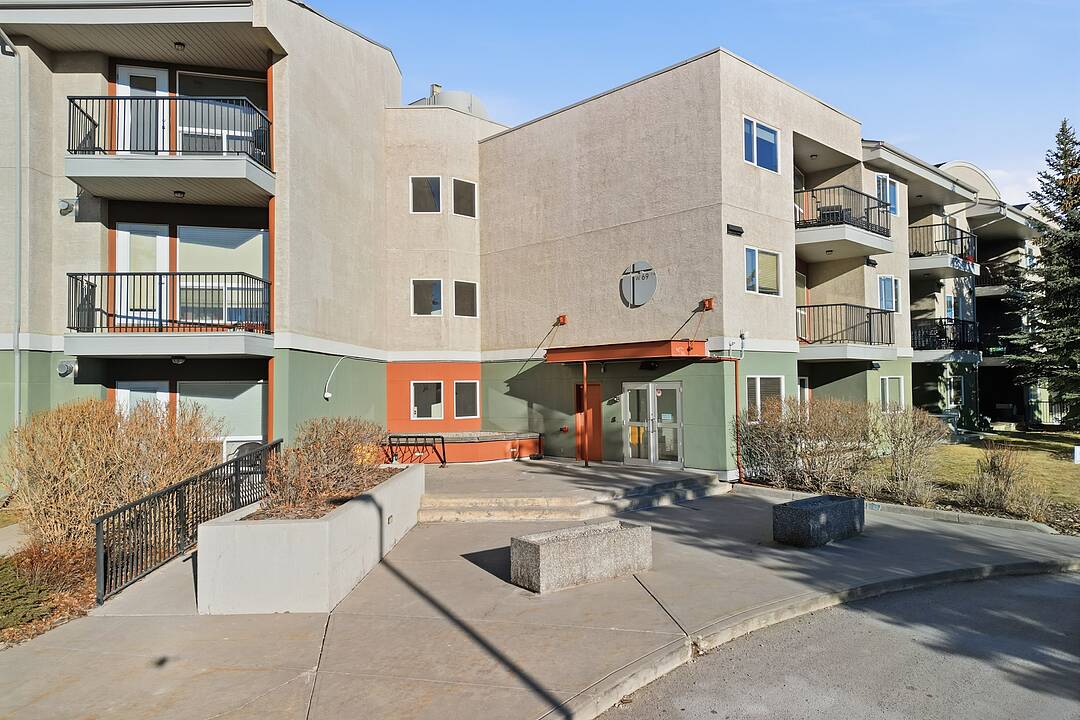 69 Springborough Court SW #125, Calgary, Alberta