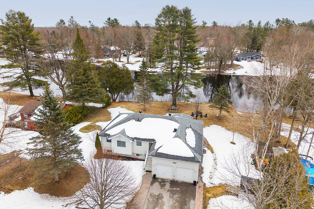 1099 Davis Drive, Gravenhurst, Ontario