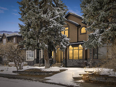 2040 46 Avenue SW, Calgary