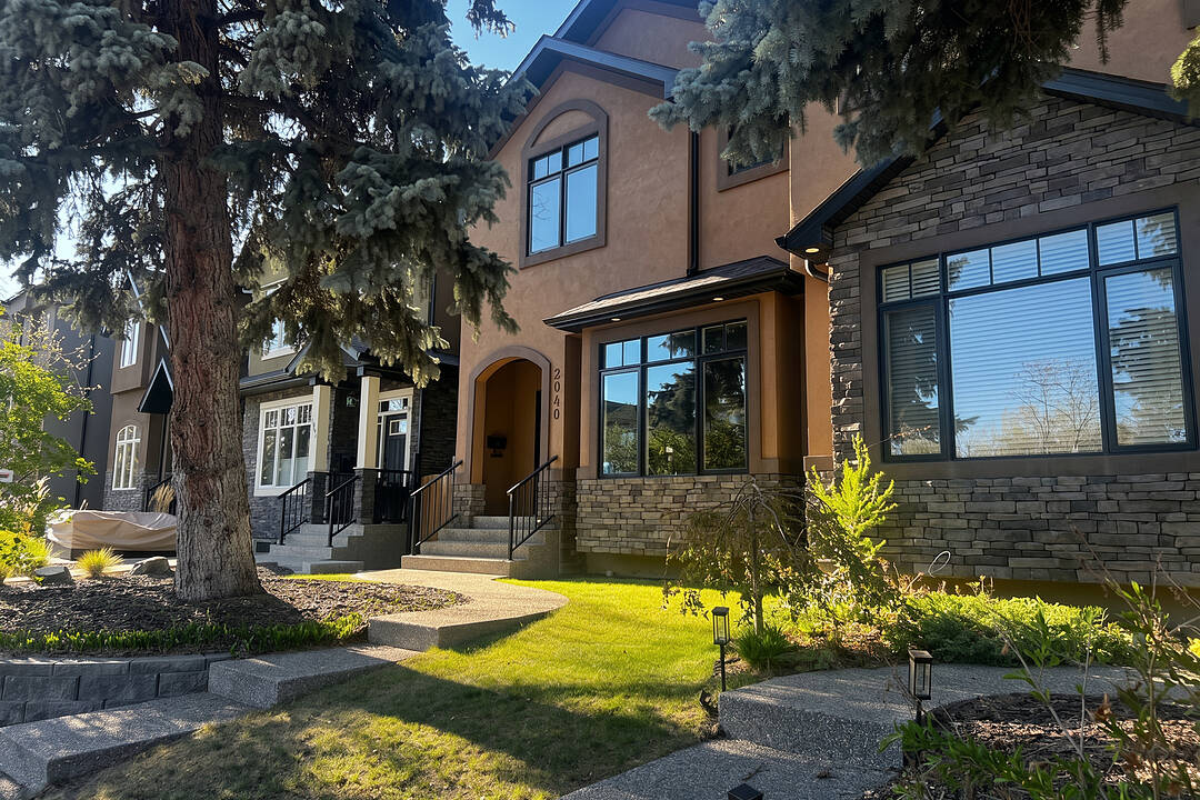 2040 46 Avenue SW, Calgary, Alberta