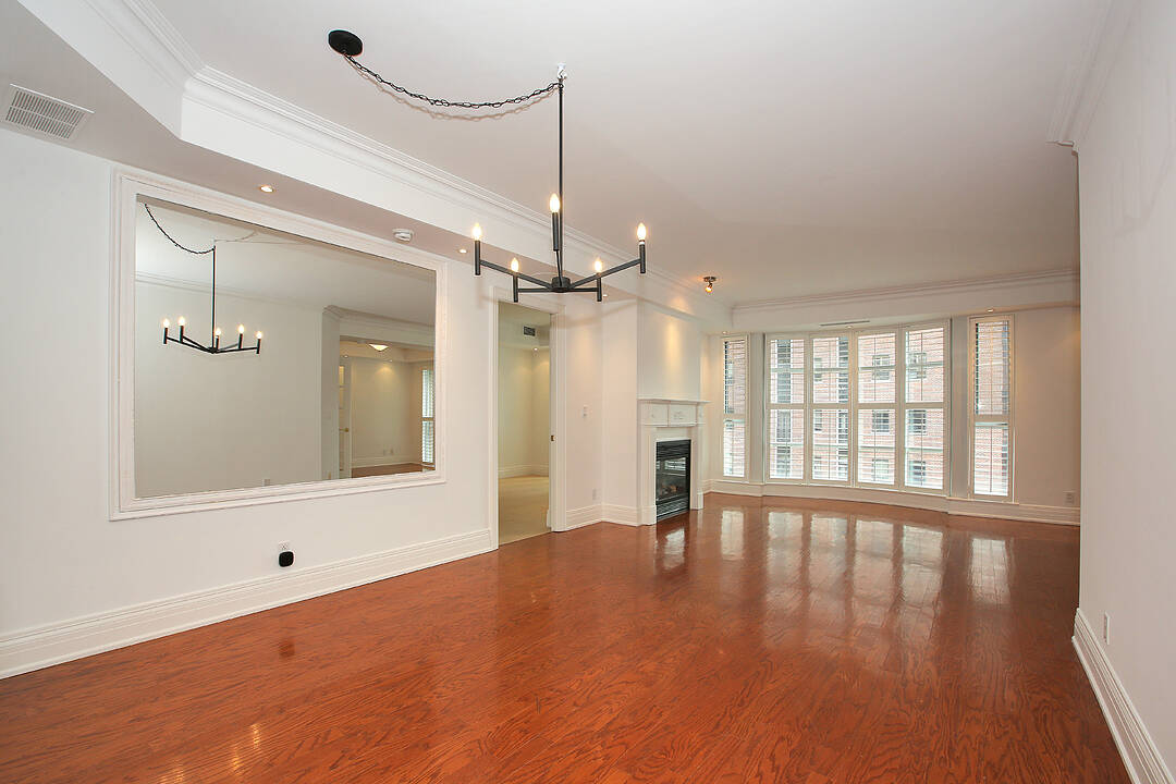 33 Delisle Ave #809, Toronto, Ontario