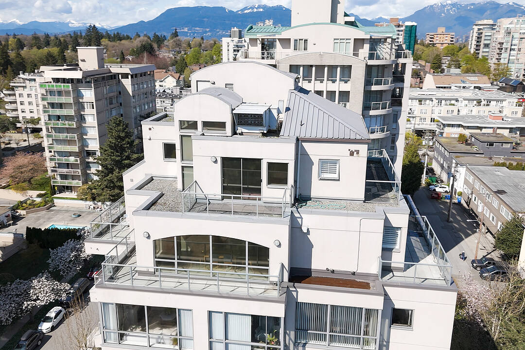 1100-5890 Balsam Street, Vancouver, British Columbia