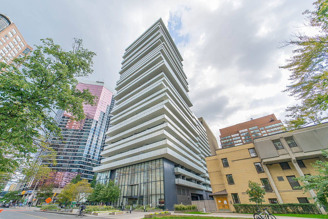 57 St Joseph St #502, Toronto, Ontario