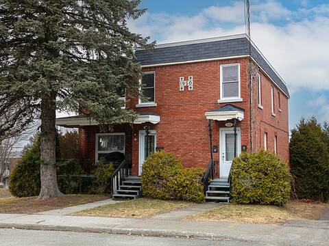 1333-1335 Rue St-André, Sherbrooke (Les Nations)