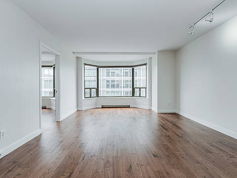 175 Cumberland St #1502, Toronto