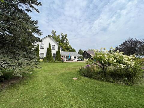 17 Douglas St, Trent Hills