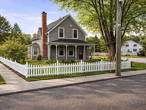 35 Lake St, Prince Edward County