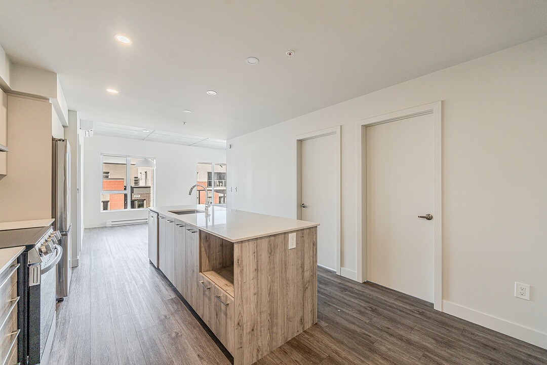 308 Rue Crevier, Apt. 520, Saint-Laurent, Québec