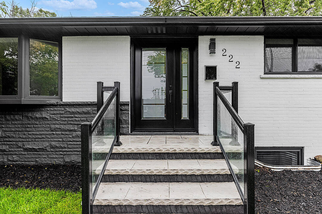 222 Hammersmith Crt #Upper, Burlington, Ontario