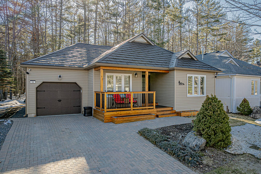 35 Pineridge Gate, Gravenhurst, Ontario
