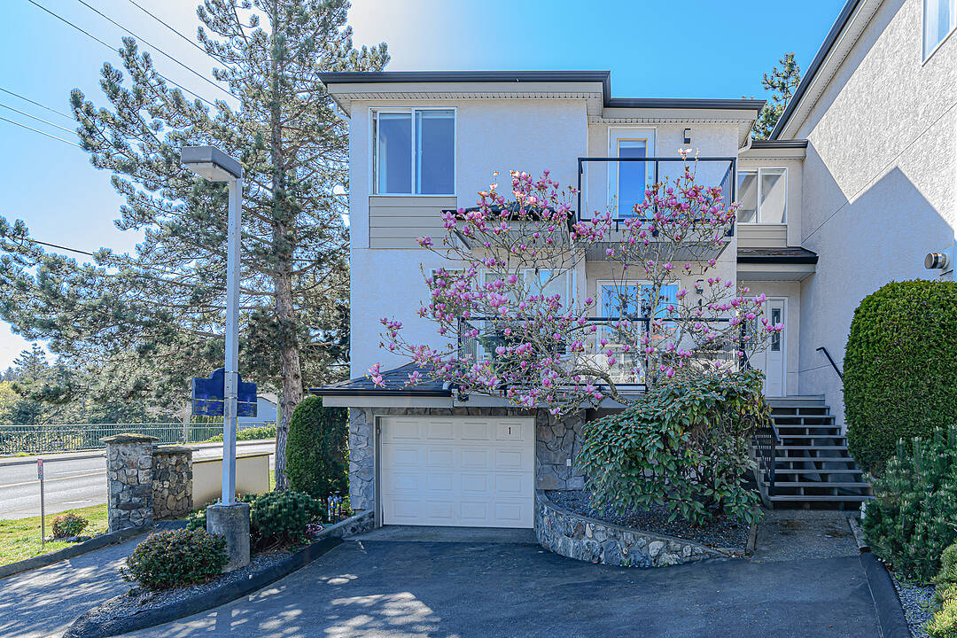 1-300 Six Mile Road, View Royal, British Columbia