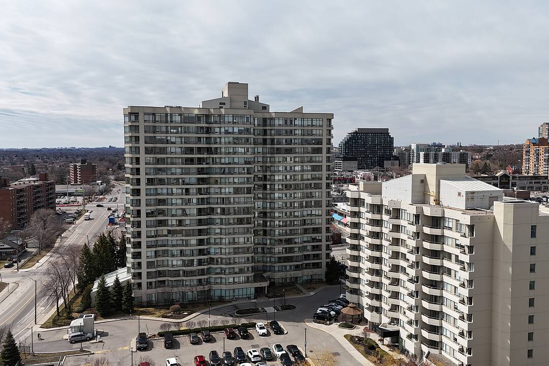 75 King St E #1202, Mississauga, Ontario