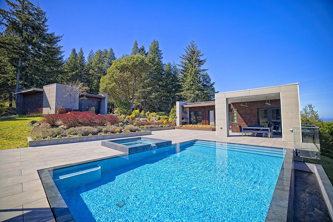 136 Wilkie Way, Salt Spring, British Columbia