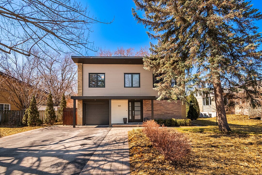 104 Rue du Poitou, Saint-Lambert, Québec