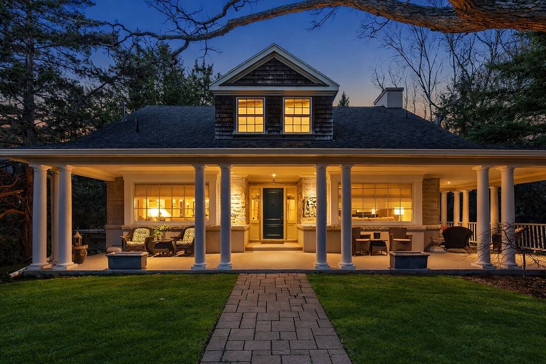 149 North Shore Blvd E, Burlington, Ontario