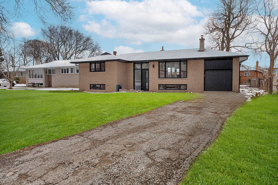 33 Lancer Dr, Vaughan, Ontario