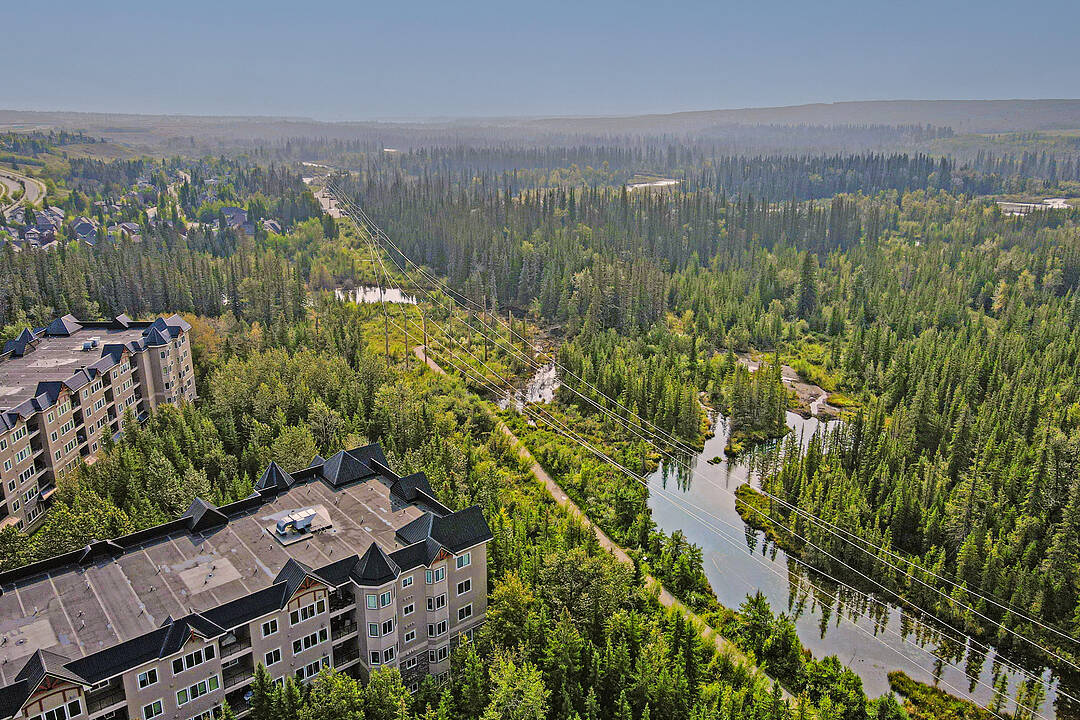 10 Discovery Ridge Close SW #430, Calgary, Alberta