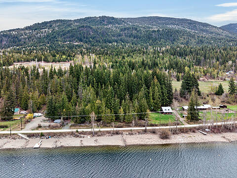 7465 Squilax-Anglemont Road, Anglemont