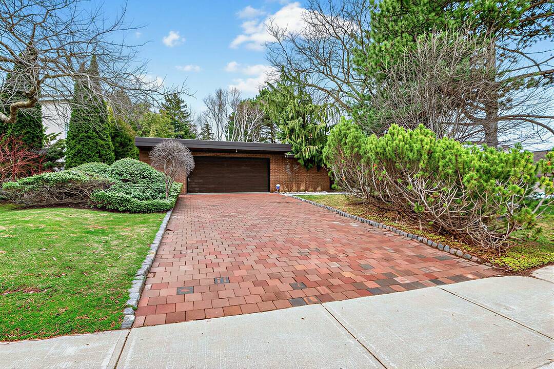 16 Royal Oak Dr, Toronto, Ontario