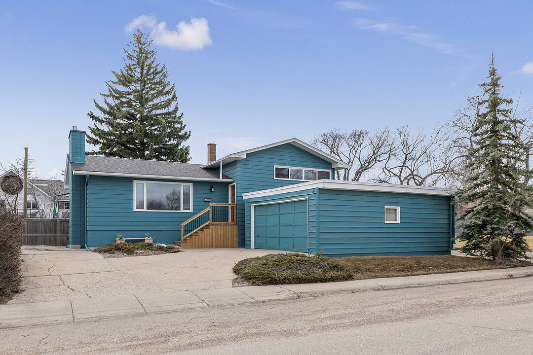 67 Hooke Road SW, Calgary, Alberta