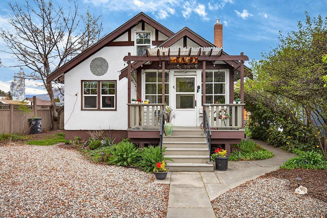 716 Lawson Avenue, Kelowna, British Columbia