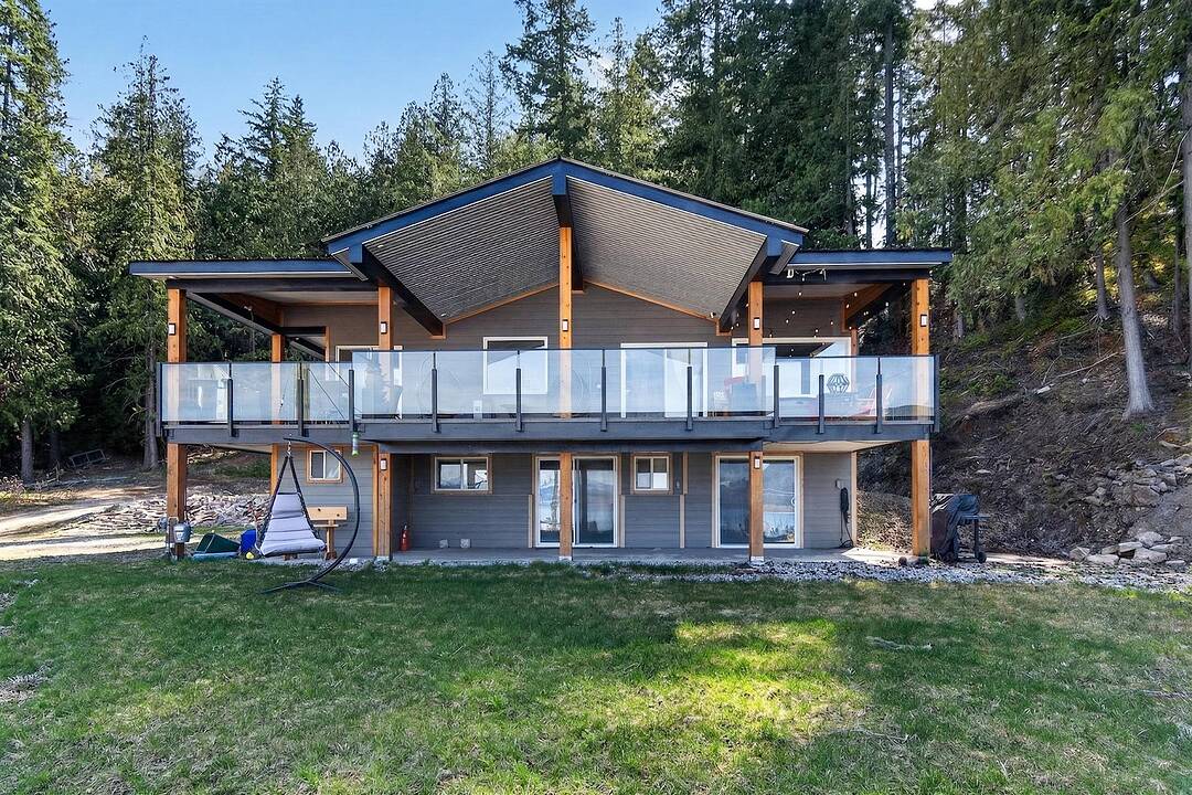 1360 Trans Canada Highway NE, Salmon Arm, British Columbia