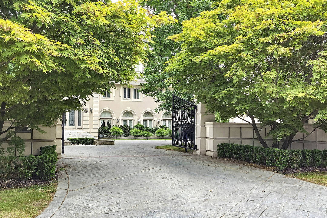 52 Post Rd, Toronto, Ontario