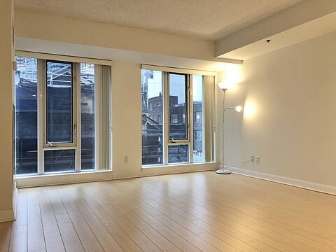 210 Victoria St #717, Toronto