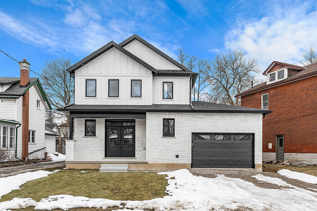 42 Rich Ave, Cambridge, Ontario