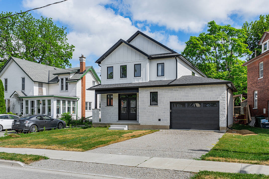 42 Rich Ave, Cambridge, Ontario