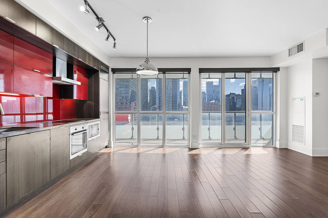 300 Front St W #2409, Toronto, Ontario