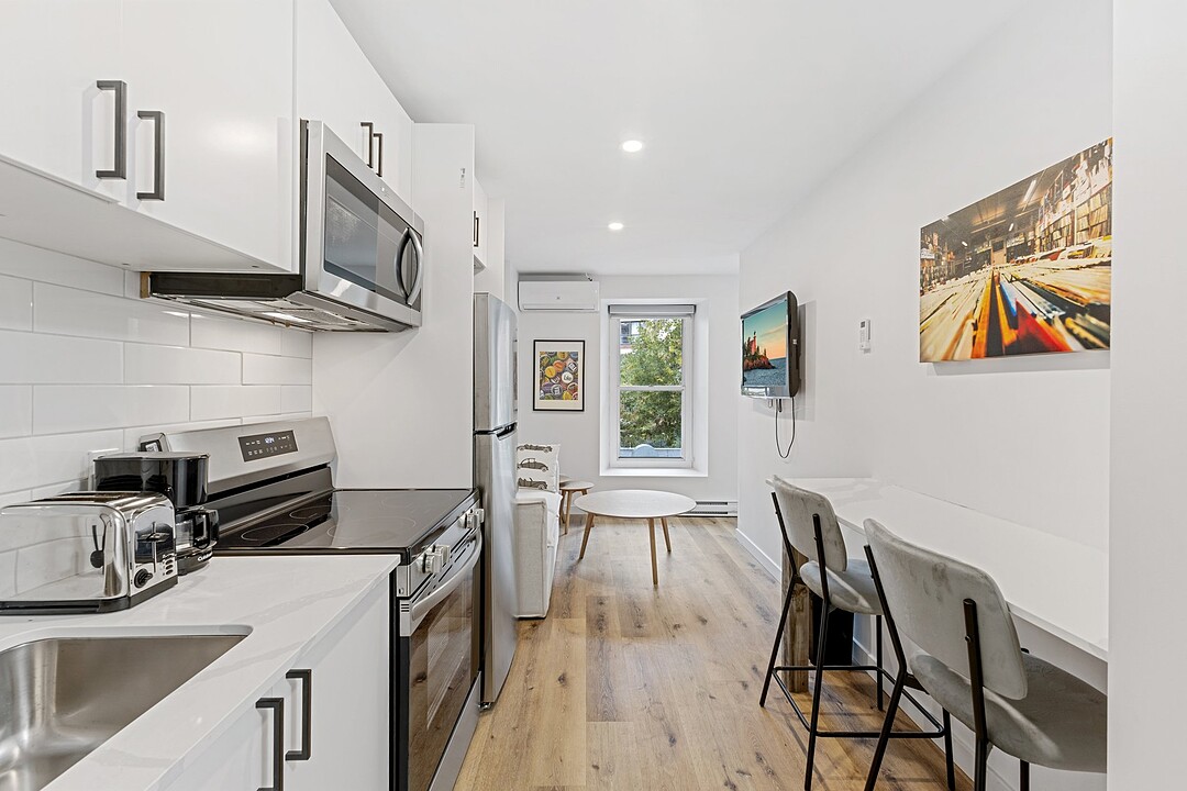 2060 Rue St-Denis, Apt. 201, Ville-Marie, Québec