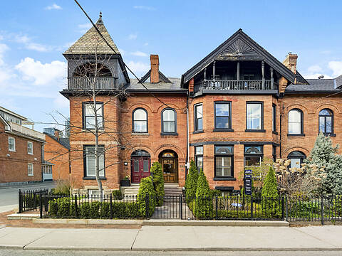 328 Wellesley St E, Toronto