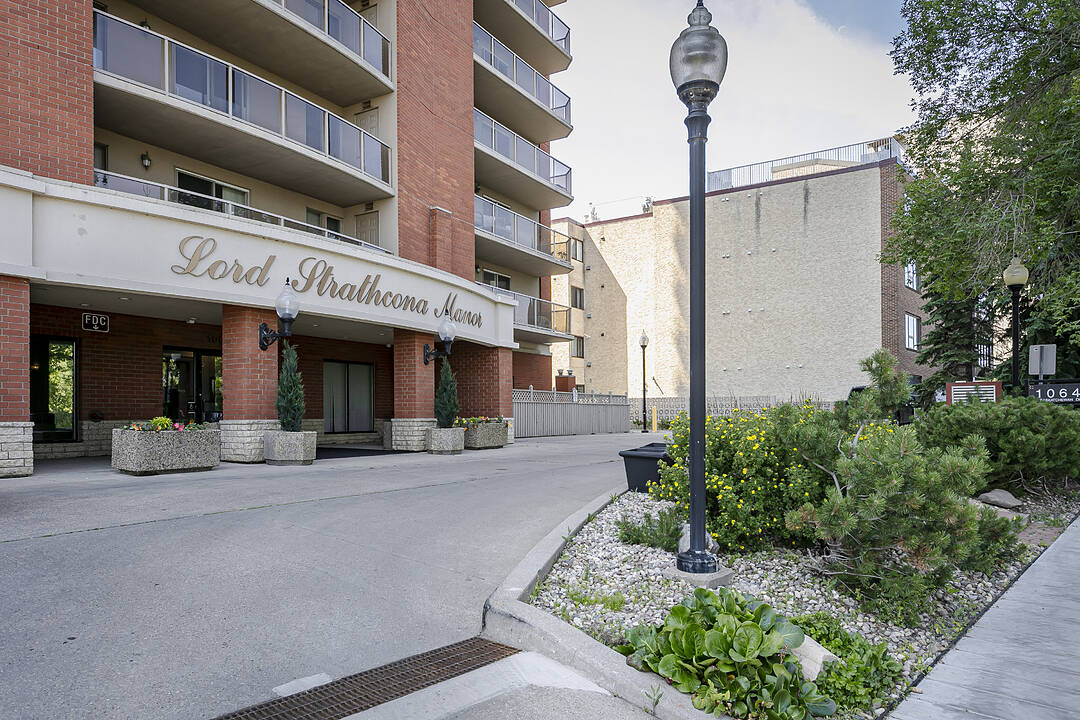 10649 Saskatchewan Drive #1701, Edmonton, Alberta