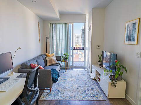 8 Eglinton Ave E #1710, Toronto