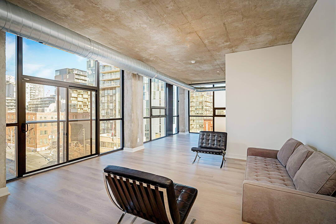 60 Bathurst St #605, Toronto, Ontario