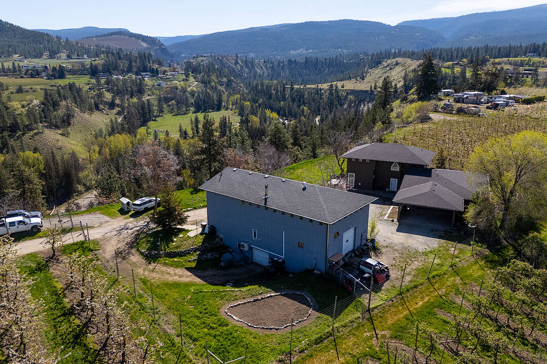 3547 Bemrose Road, Kelowna, British Columbia