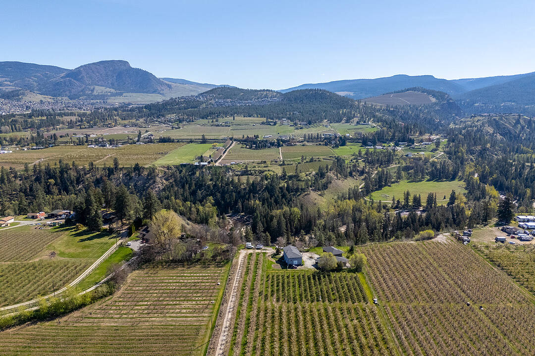 3547 Bemrose Road, Kelowna, British Columbia