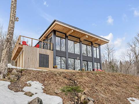 112 Ch. de la Tournée, Lac-Beauport