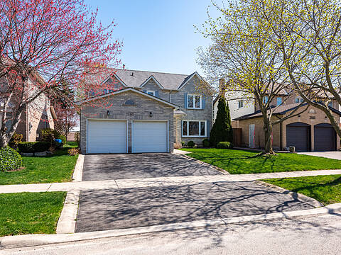 2185 Vista Dr, Burlington