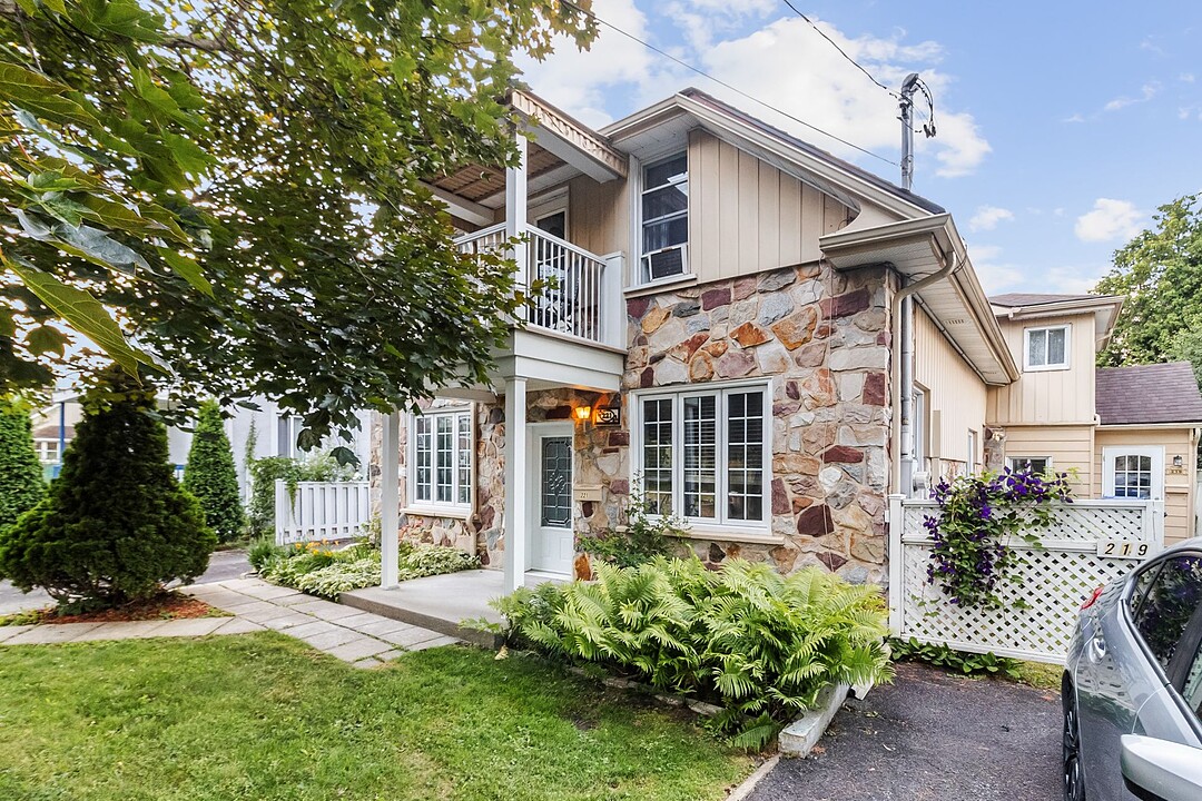 219-221 Rue Galt, Vaudreuil-Dorion, Québec