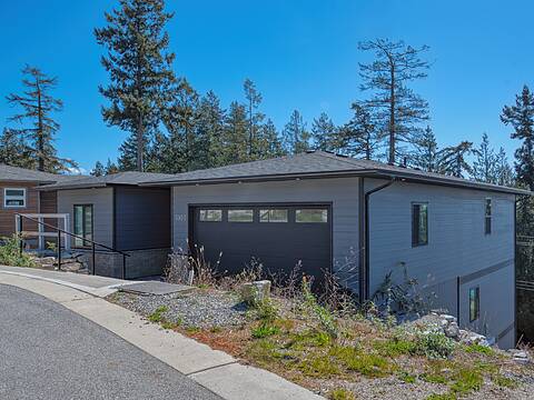 5957 Barnacle Place, Sechelt